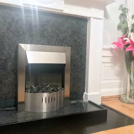 Beautiful Victorian City Center Apartment Edinburgh