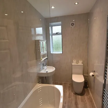 Sighthill 3 Bedrooms With Private Garden * Edinburgh