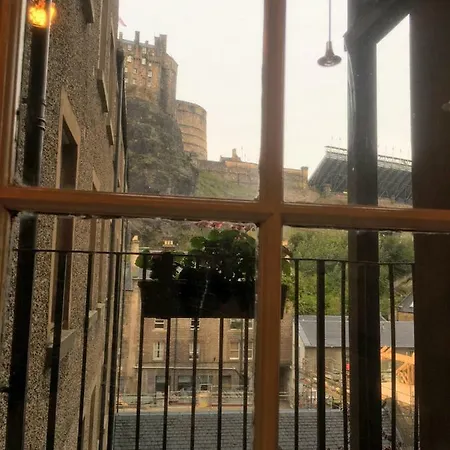 شقة Anny's Place Grassmarket, Castle View *