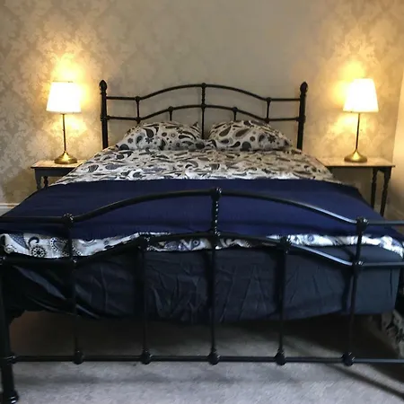 One Bedroom Spacious Flat In London Road Apartament Edynburg