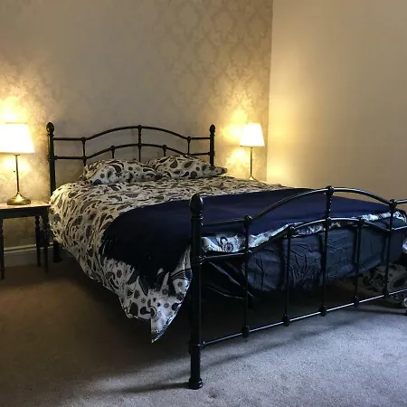 One Bedroom Spacious Flat In London Road Edynburg