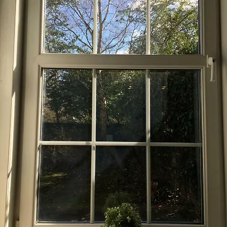 One Bedroom Spacious Flat In London Road Apartament *