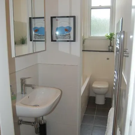 From At Number 2 Lägenhet Edinburg