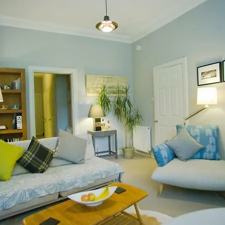 East Norton Place Apartment