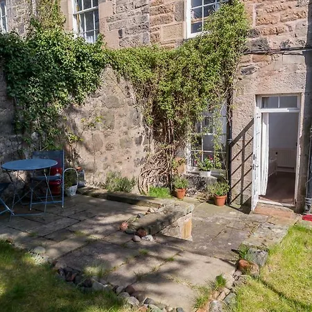 Lejlighed Vintage Apt, Pvt Garden, Wifi, New Town