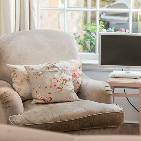 Vintage Apt, Pvt Garden, Wifi, New Town *