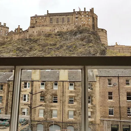 Central Studio Flat With View To The Castle * Edimburgo