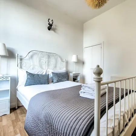 Old Town 2 Bed Apartment, Amazing Castle Views 公寓 *