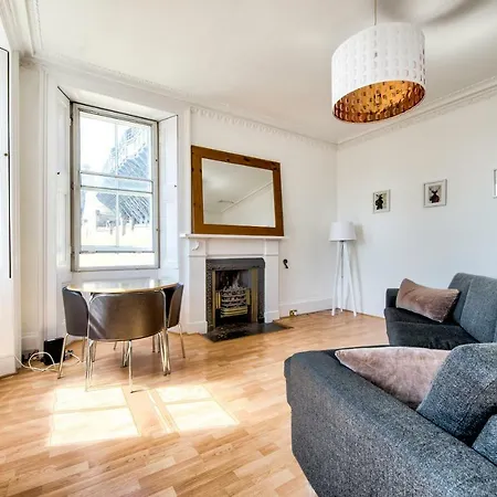 Old Town 2 Bed Apartment, Amazing Castle Views Διαμέρισμα *