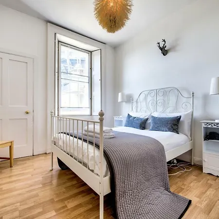 Old Town 2 Bed Apartment, Amazing Castle Views Διαμέρισμα