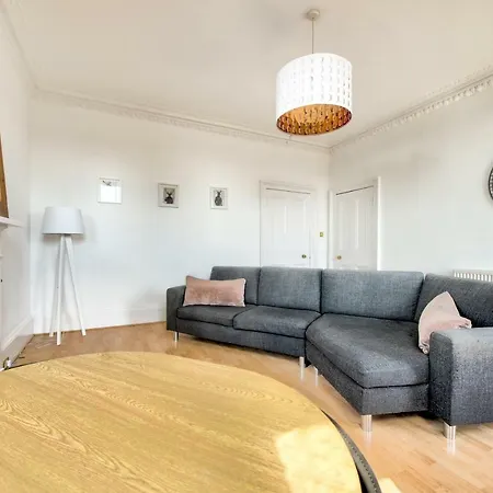 Old Town 2 Bed Apartment, Amazing Castle Views