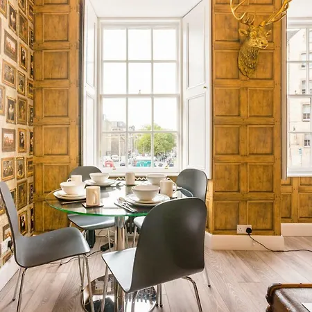 West Bow - Magical Harry Potter-inspired Flat Near Castle Apartment EDI
