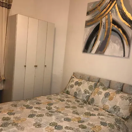St Leonard Street Apartment *