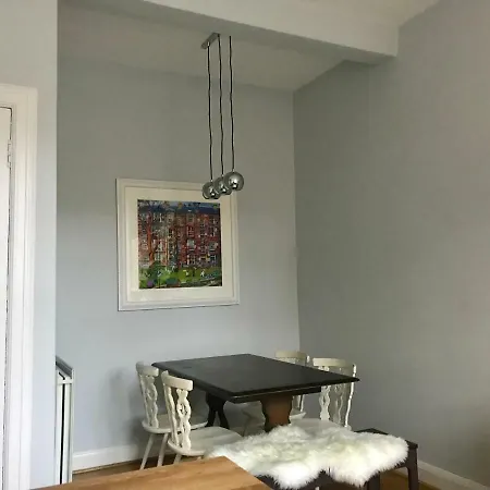 Cosy In Polwarth Apartment