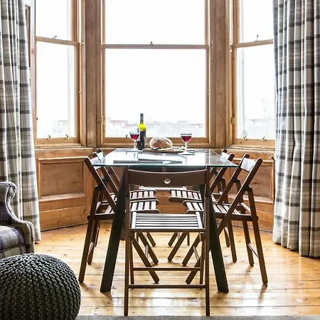Stylish Flat - Great Central Location!