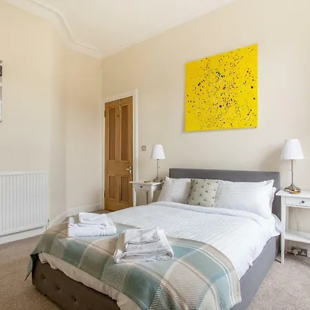 Stylish Flat - Great Central Location! * إدنبرة