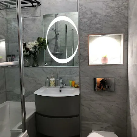 Apartment Luxury Flat In A Historic Building@blackfriars Street *
