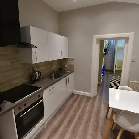 Slateford House Ground Floor Main Door エディンバラ