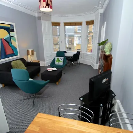 43 Flat 9 Montgomery Street *