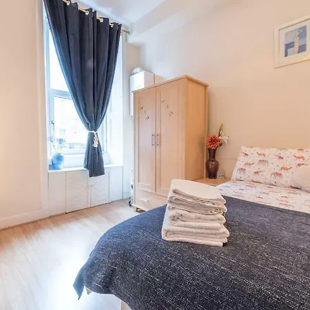 Central Spacious In Haymarket Area * 爱丁堡