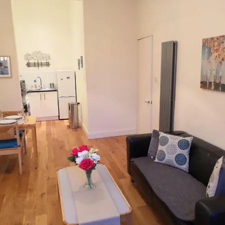 Apartment Buccleuch Place Residence, Off George Square, Sleeps 4 Edinburgh
