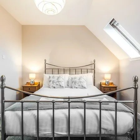 Modern Large Family With Private Parking Edimburgo