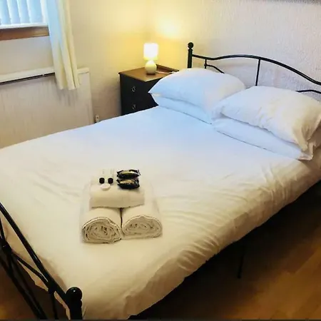 Lovely Leafy With Free Parking * Edinburgh