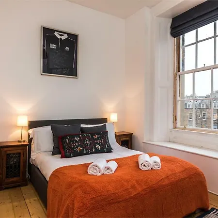 Stunning Georgian Apartment *