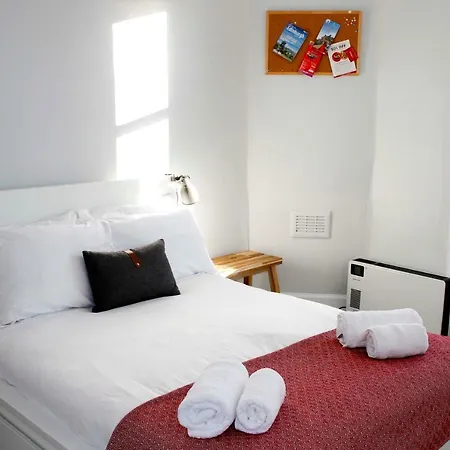 Apartment Warm Bright Flat, Perfect For Exploring