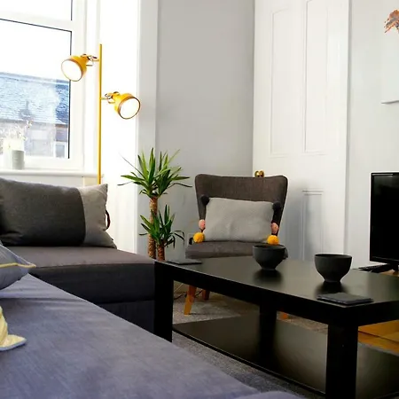 Warm Bright Flat, Perfect For Exploring Apartment Edinburgh