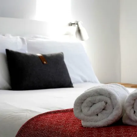 Warm Bright Flat, Perfect For Exploring Apartment Edinburgh