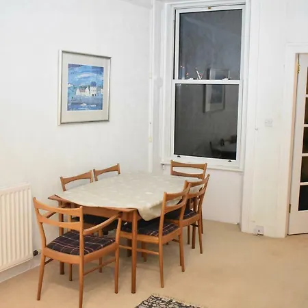 Apartment Spacious, Traditional 2 Bed With Study! Edinburgh