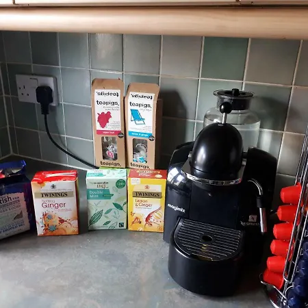 Central & Stylish 3 Bedroom, 2 Bath, Free Parking