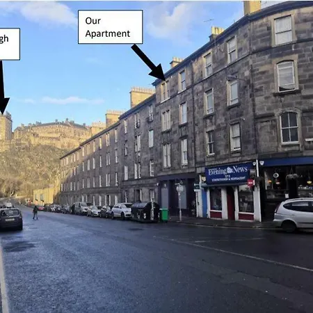 Old Town Apartment, Spacious 2 Bedroom 3rd Floor Close To Castle, Stair Access Only *