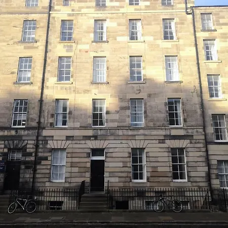 Buccleuch Place Residence, Off George Square, Sleeps 4 Apartment