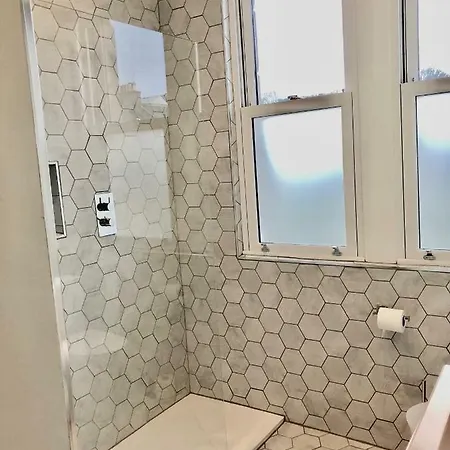 Stylish Flat - Great Central Location! * إدنبرة