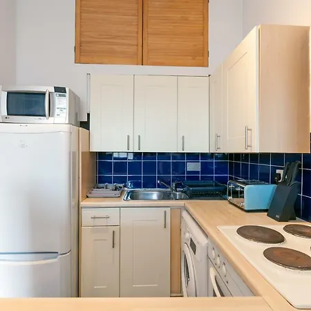 The - Floor 2 Bedroom * Edinburgh