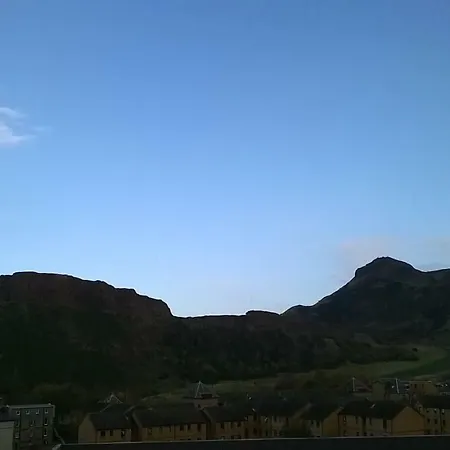 Lejlighed Sleeps 4, Cozy Overlooking Arthur's Seat, Close To Main Festival Venues Edinburgh