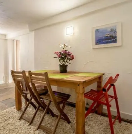 2 Bedroom Georgian Apt W/ Garden Minutes From Centre Apartment Edinburgh