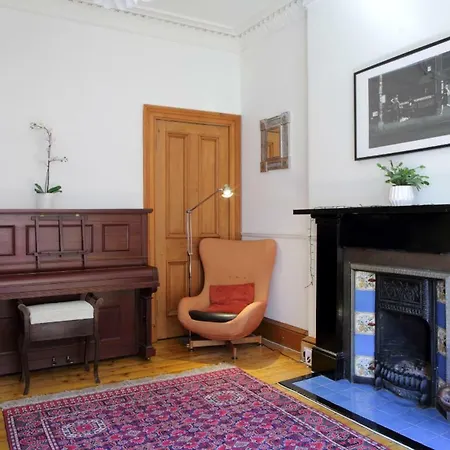 Comiston Road - Welcoming 2 Bedroom Apartment-close To City Centre * Édimbourg