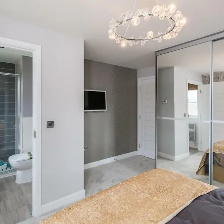 Showhouse בית נופש *