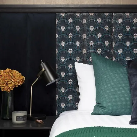 Luxury Boutique In Fashionable Stockbridge 5* *