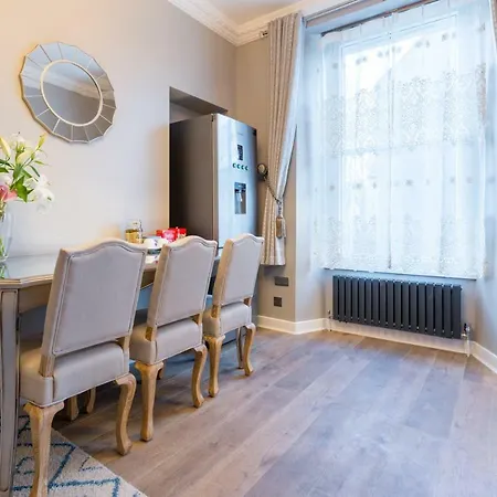Luxury Flat In A Historic Building@blackfriars Street Apartment *
