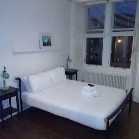 Apartment Stylish 3br Apt In Beautiful Residential *