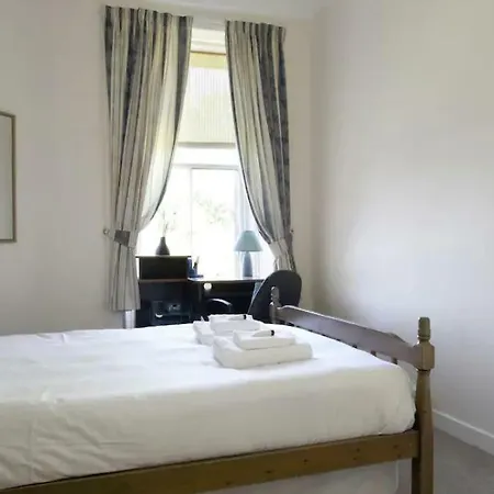 Traditional Flat In Affluent Morningside Area Apartment Edinburgh