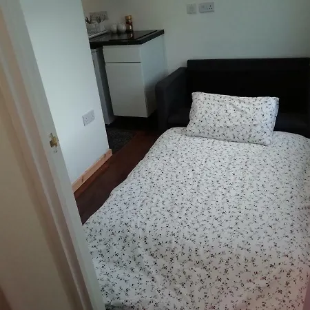 Sunny, Close To City Centre *