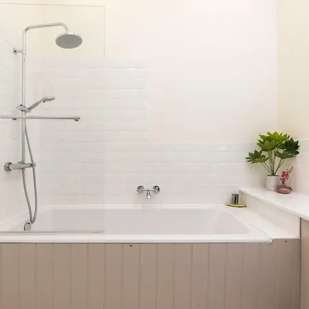 Charming, & Spacious Georgian 3 Bed Edinburgh