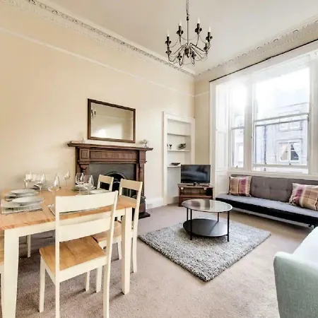 3 Bed Stylish & Spacious Georgian City Centre 公寓