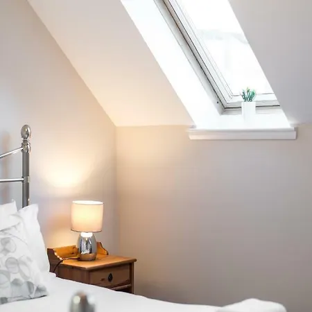 Modern Large Family With Private Parking Edimburgo