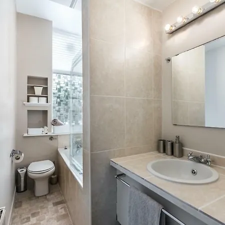 Ground Floor Comfortable Stockbridge Apt Appartamento *